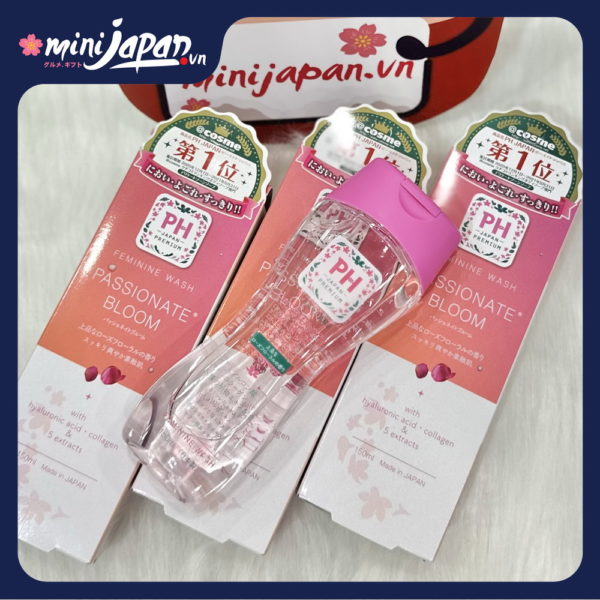 Dung dịch vệ sinh phụ nữ PH Care hương hoa hồng 150ml