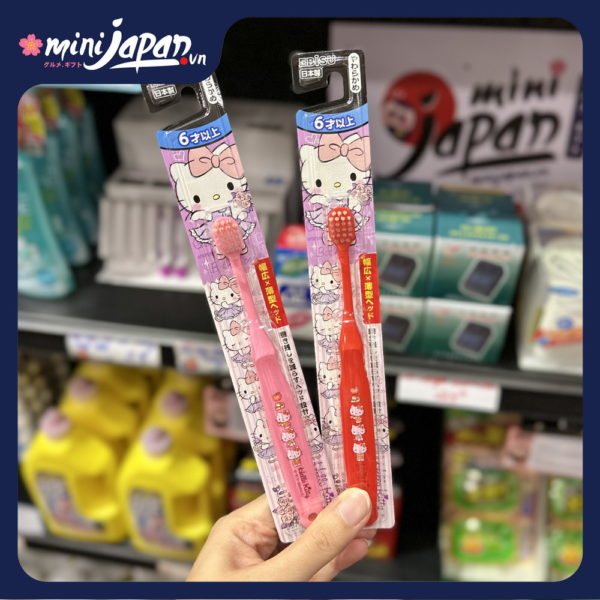 Bàn chải răng Ebisu Hello Kitty cho bé trên 6 tuổi