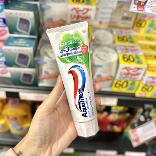 Kem đánh răng Aquafresh trà xanh 140g