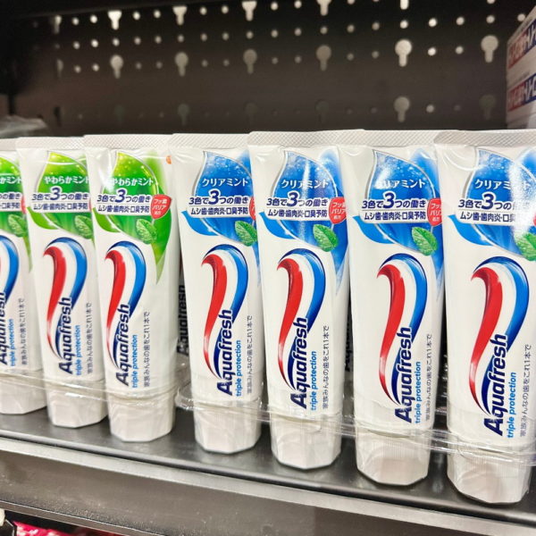 Kem đánh răng Aquafresh bạc hà 140g